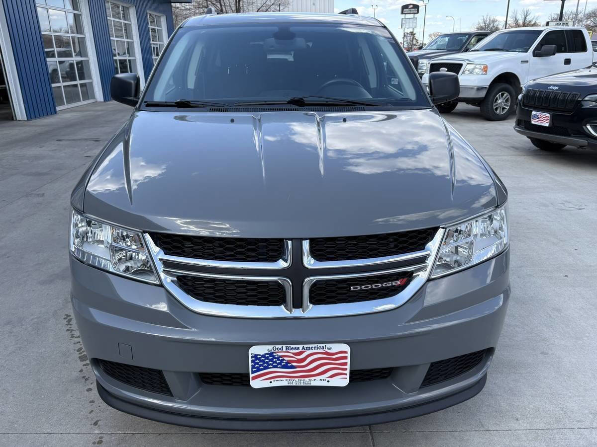Used 2020 Dodge Journey SE image 3