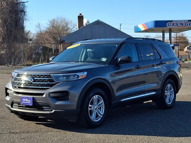 Certified 2022 Ford Explorer XLT w/ Class IV Trailer Tow Package AWD/4WD image 3