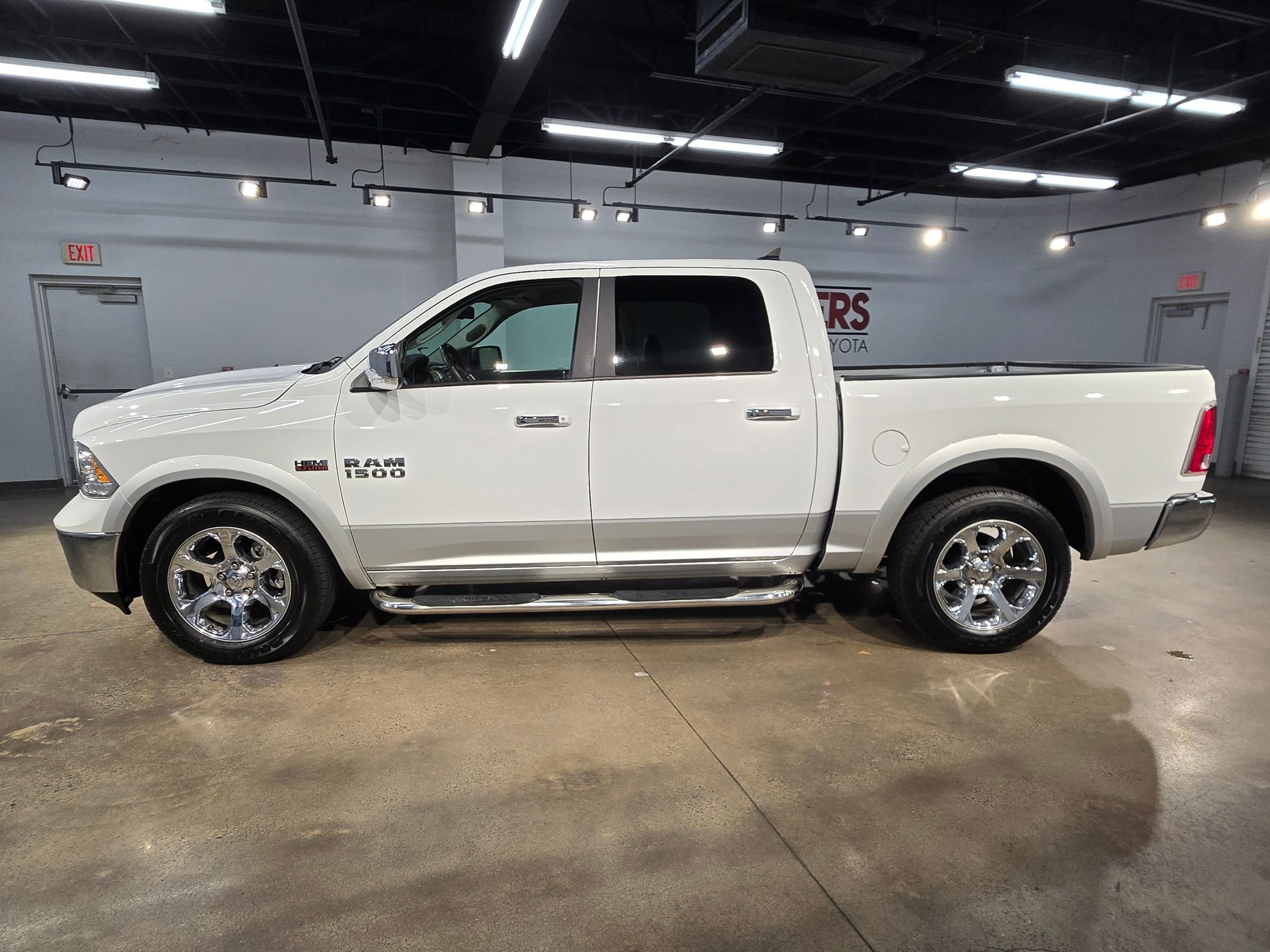 Used 2017 RAM 1500 Laramie image 4