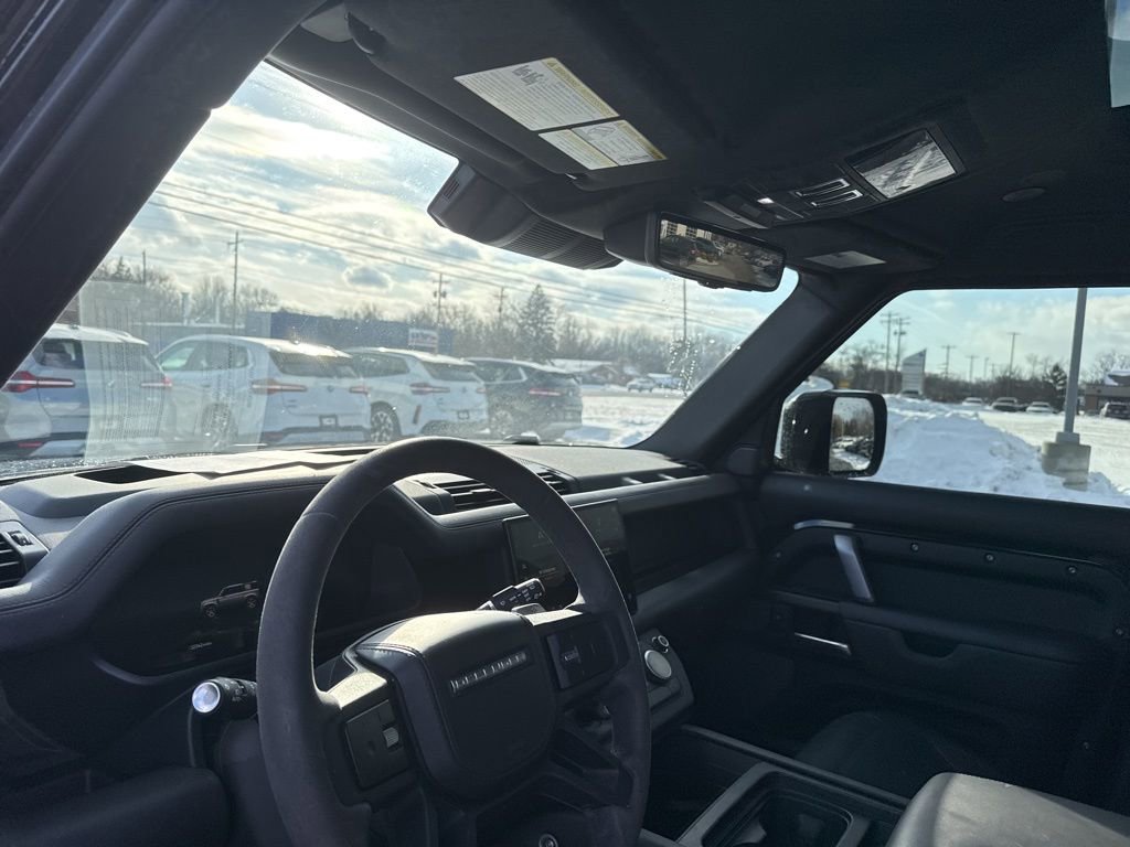 Used 2023 Land Rover Defender 110 V8 image 12