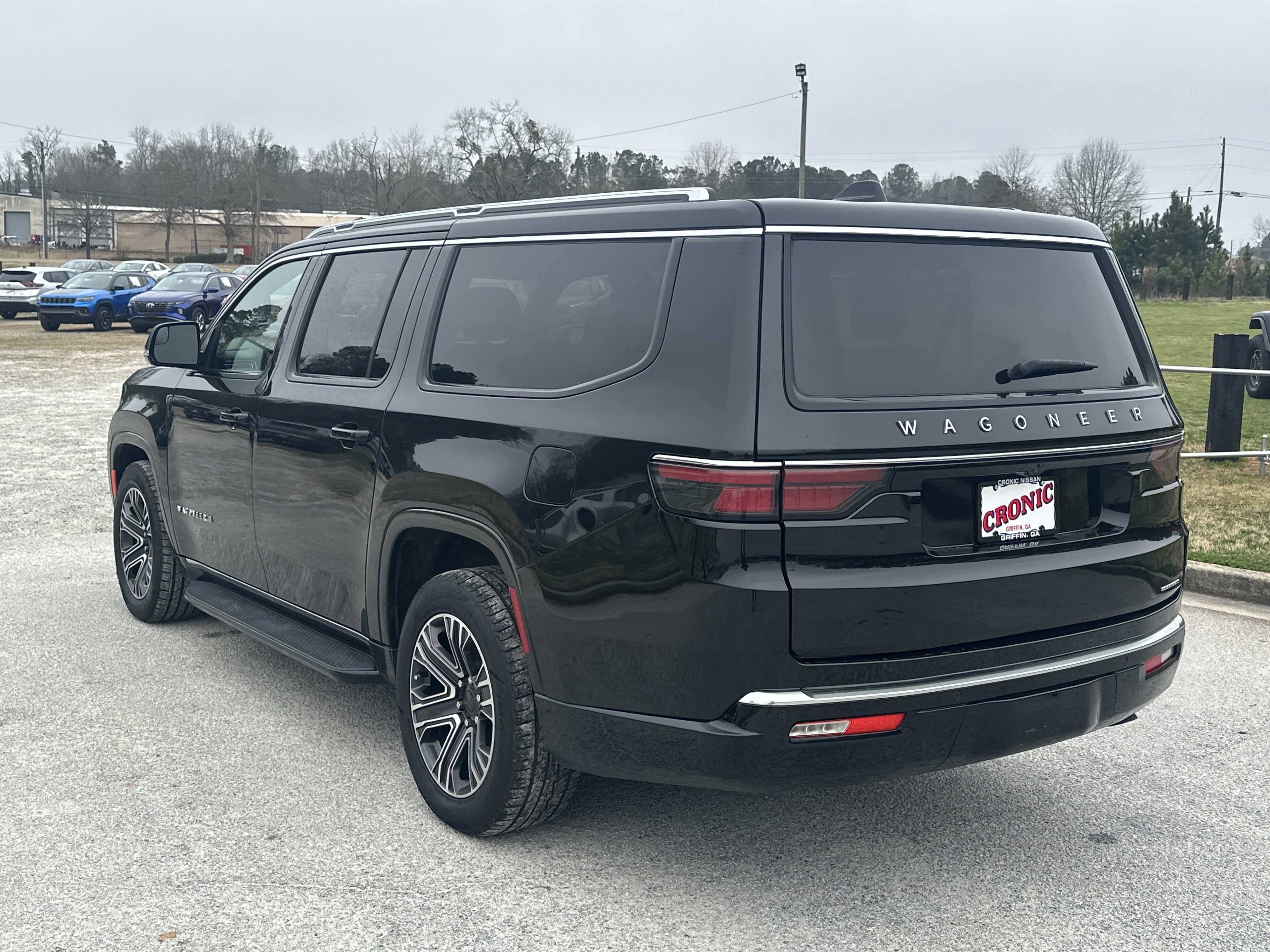 Used 2024 Jeep Wagoneer L Series II image 7