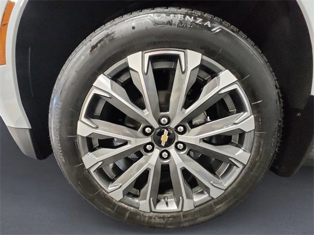 New 2026 Chevrolet Suburban High Country image 14