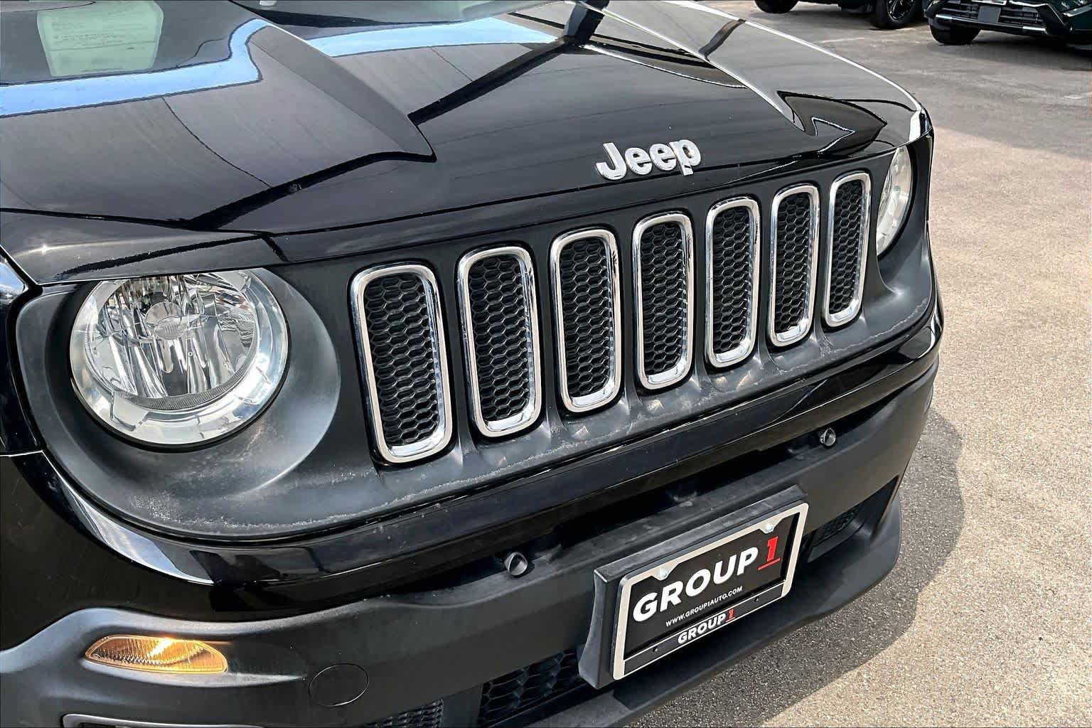 Used 2018 Jeep Renegade Latitude w/ Popular Equipment Group FWD image 29