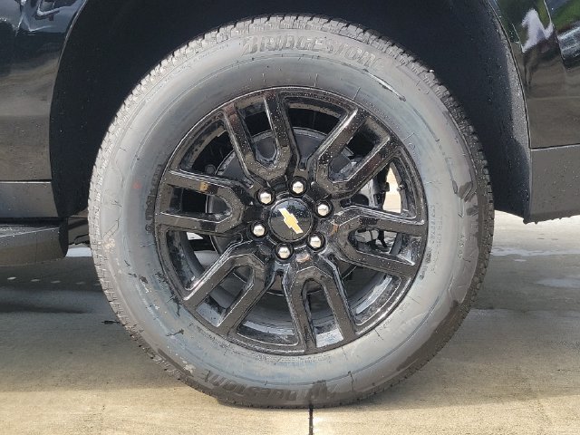 New 2026 Chevrolet Suburban LS RWD image 5