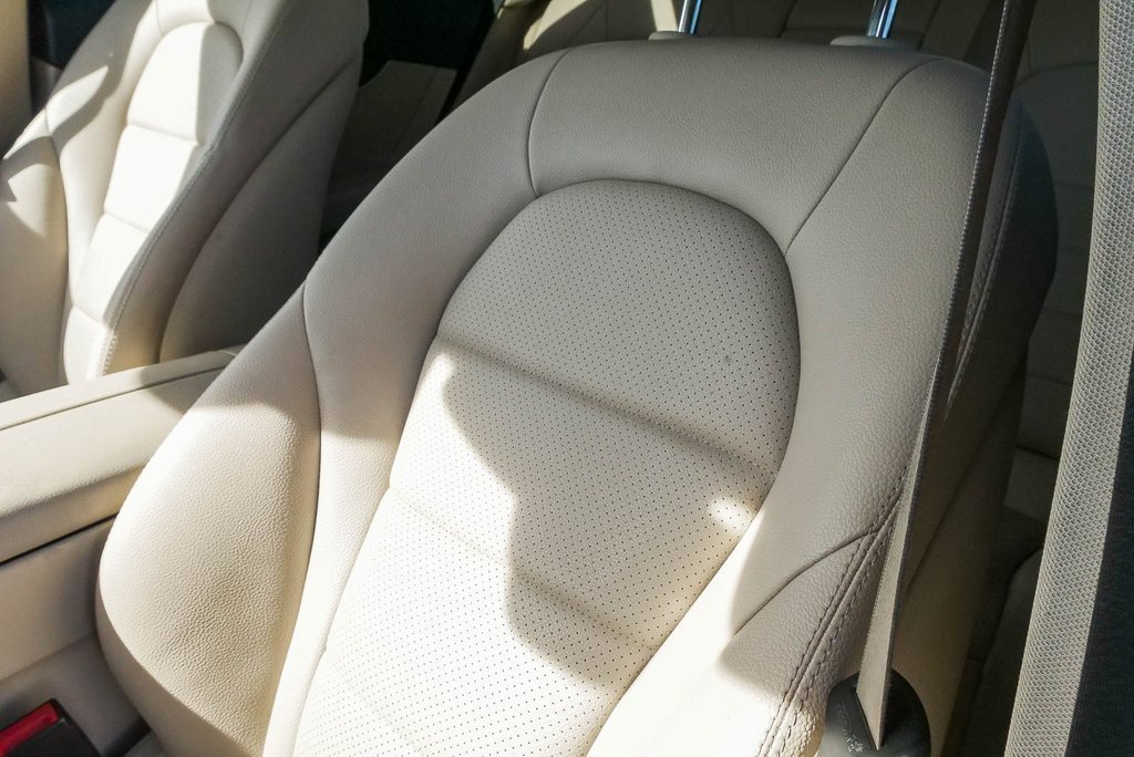 Used 2020 Mercedes-Benz GLC 300 image 21