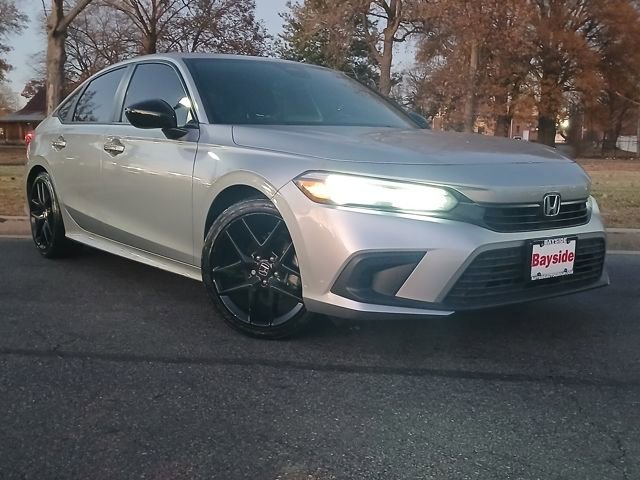 Used 2023 Honda Civic Sport image 2