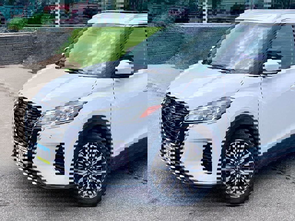 Used 2021 Nissan Kicks SV FWD image 2