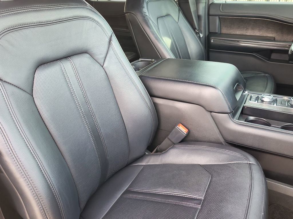 Used 2019 Ford Expedition Limited w/ Special Edition Package image 18