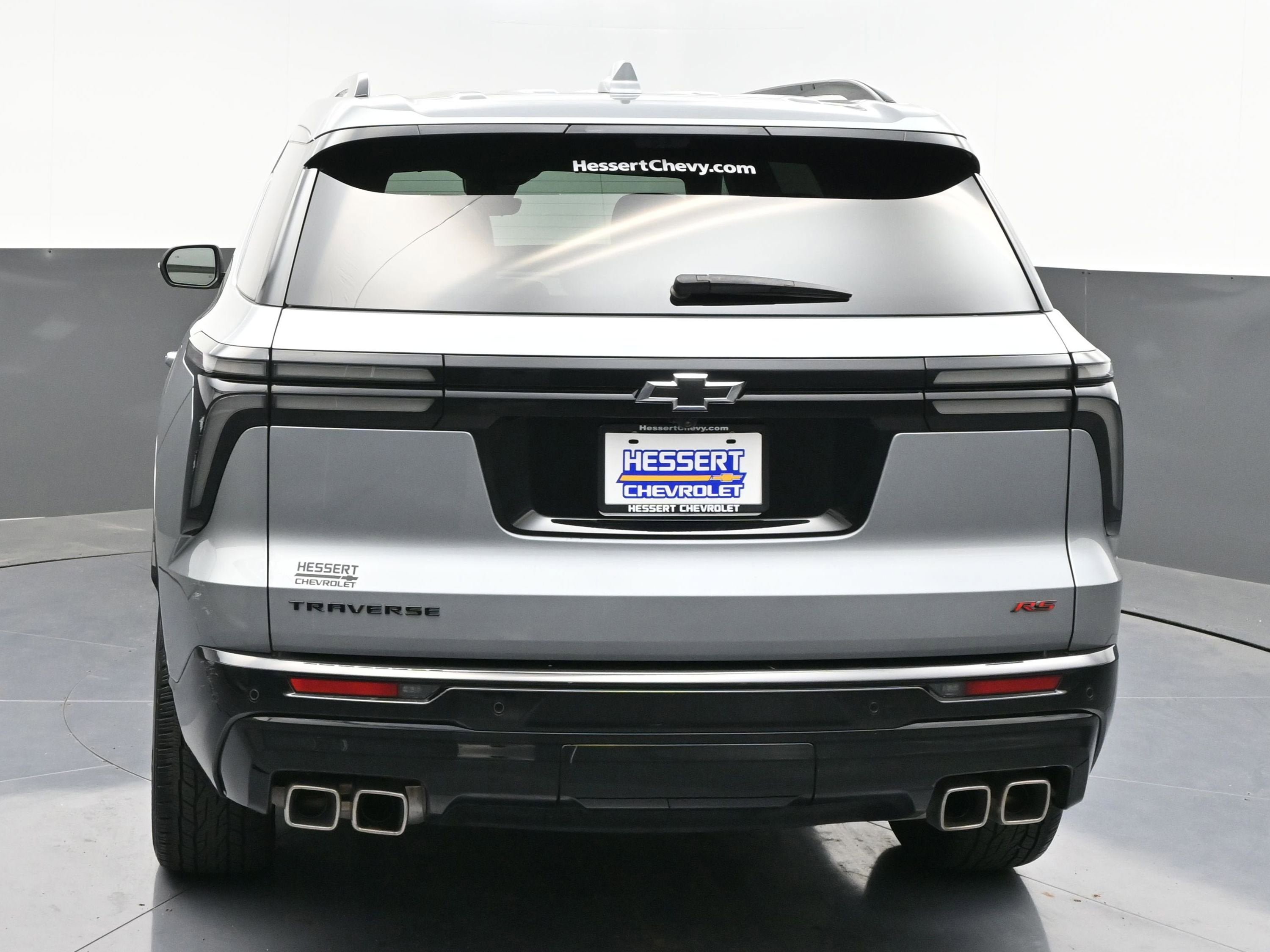 Used 2024 Chevrolet Traverse RS FWD image 6
