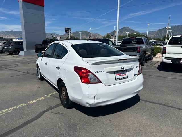 Used 2013 Nissan Versa SV FWD image 9