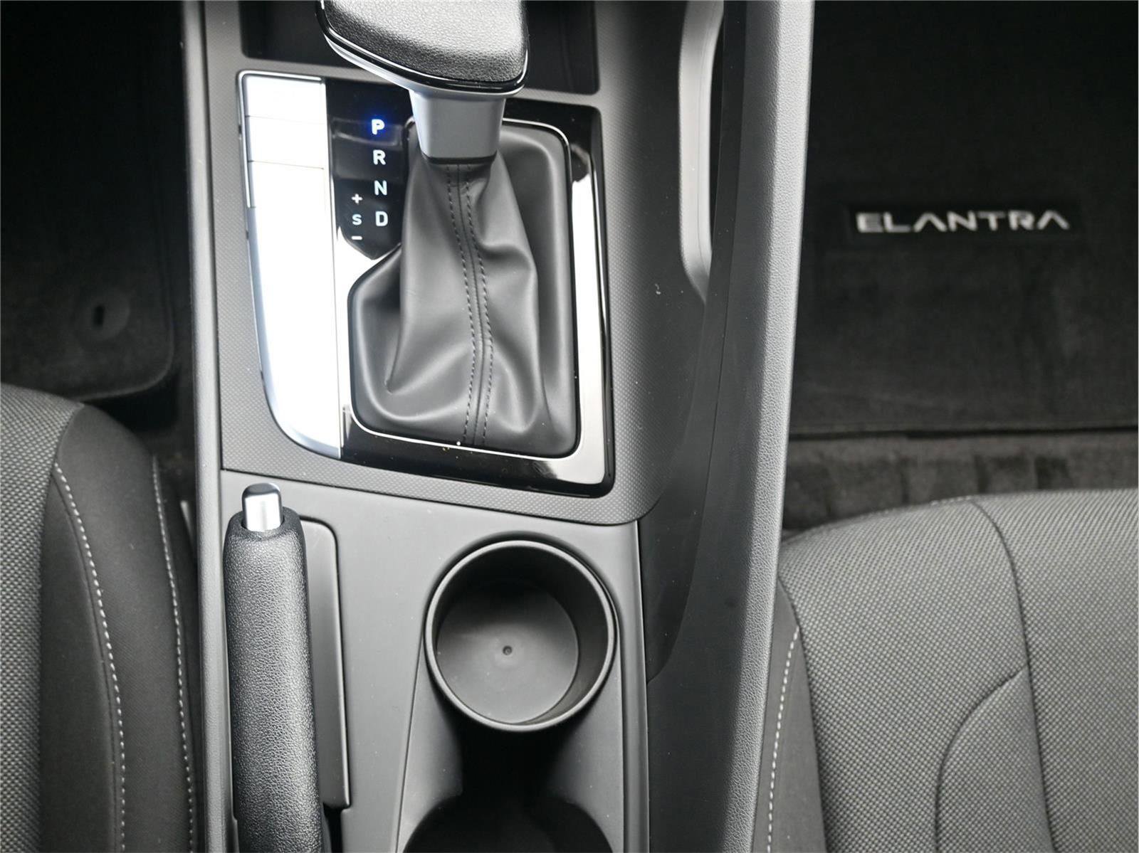 New 2026 Hyundai Elantra SE image 16