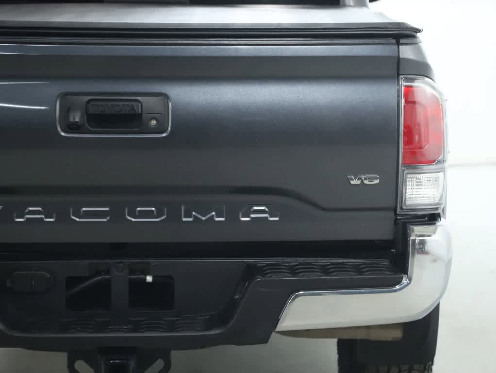 Certified 2022 Toyota Tacoma TRD Off-Road AWD/4WD image 42