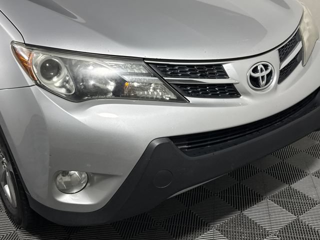 Used 2015 Toyota RAV4 XLE AWD/4WD image 12