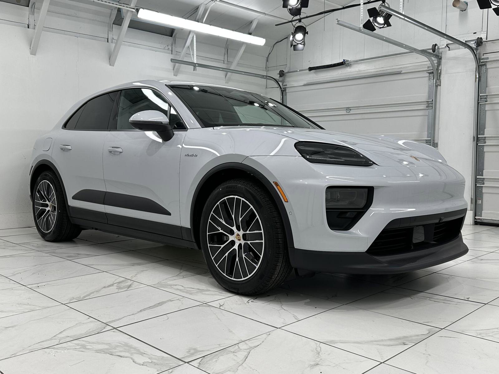 Certified 2025 Porsche Macan Electric image 10