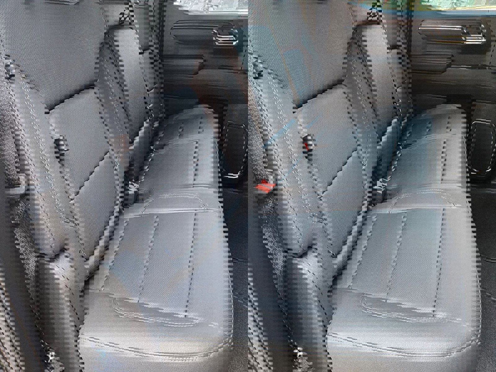 Used 2025 GMC Sierra 1500 SLT image 25