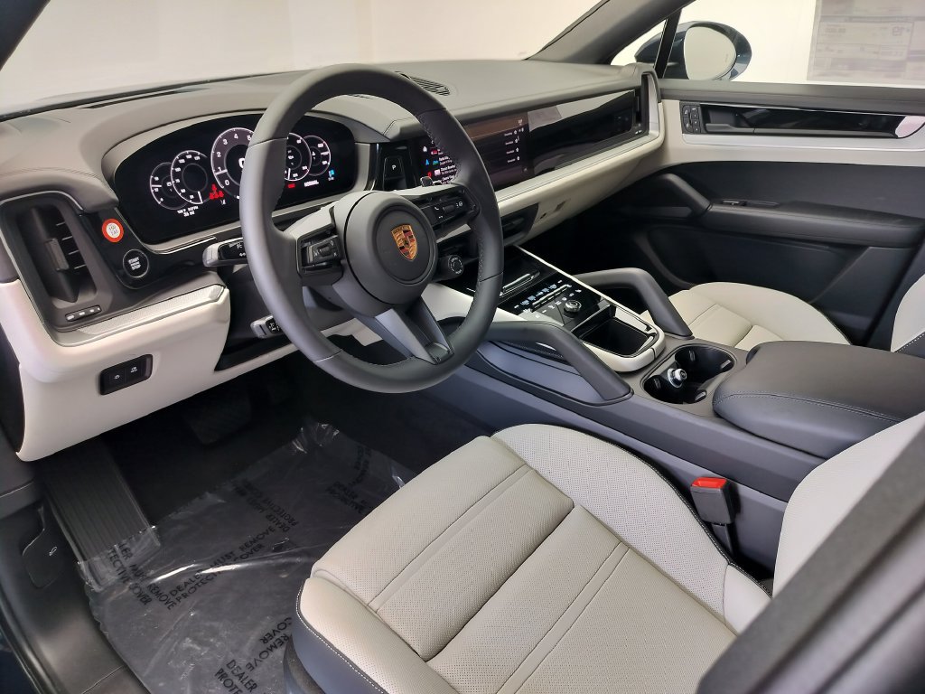 New 2026 Porsche Cayenne Coupe AWD/4WD image 4