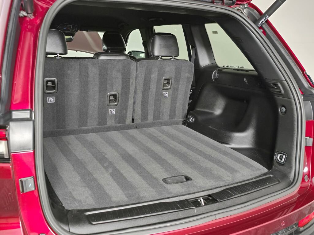 Used 2024 Jeep Grand Cherokee Altitude image 14