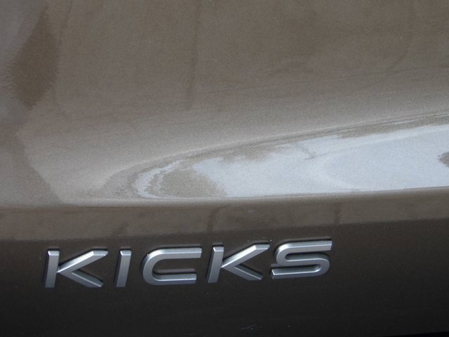 Certified 2025 Nissan Kicks SR image 8