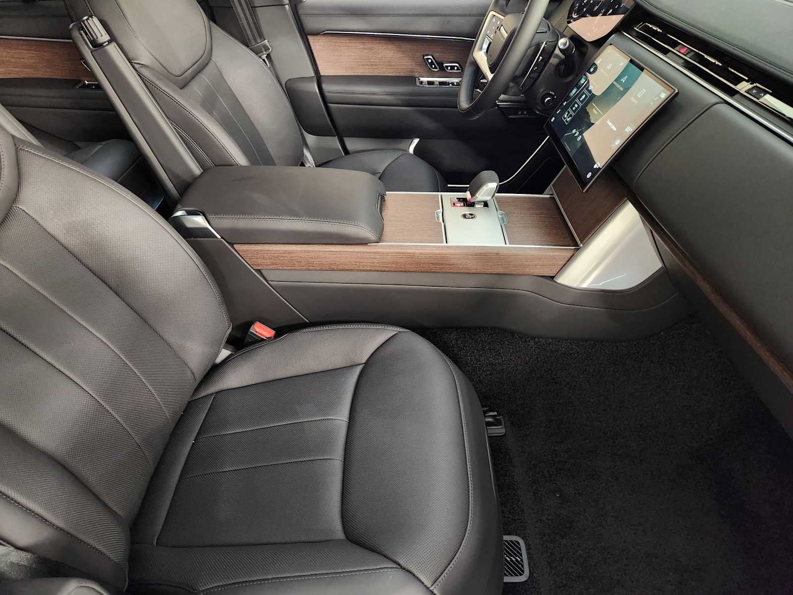 New 2026 Land Rover Range Rover SE AWD/4WD image 3