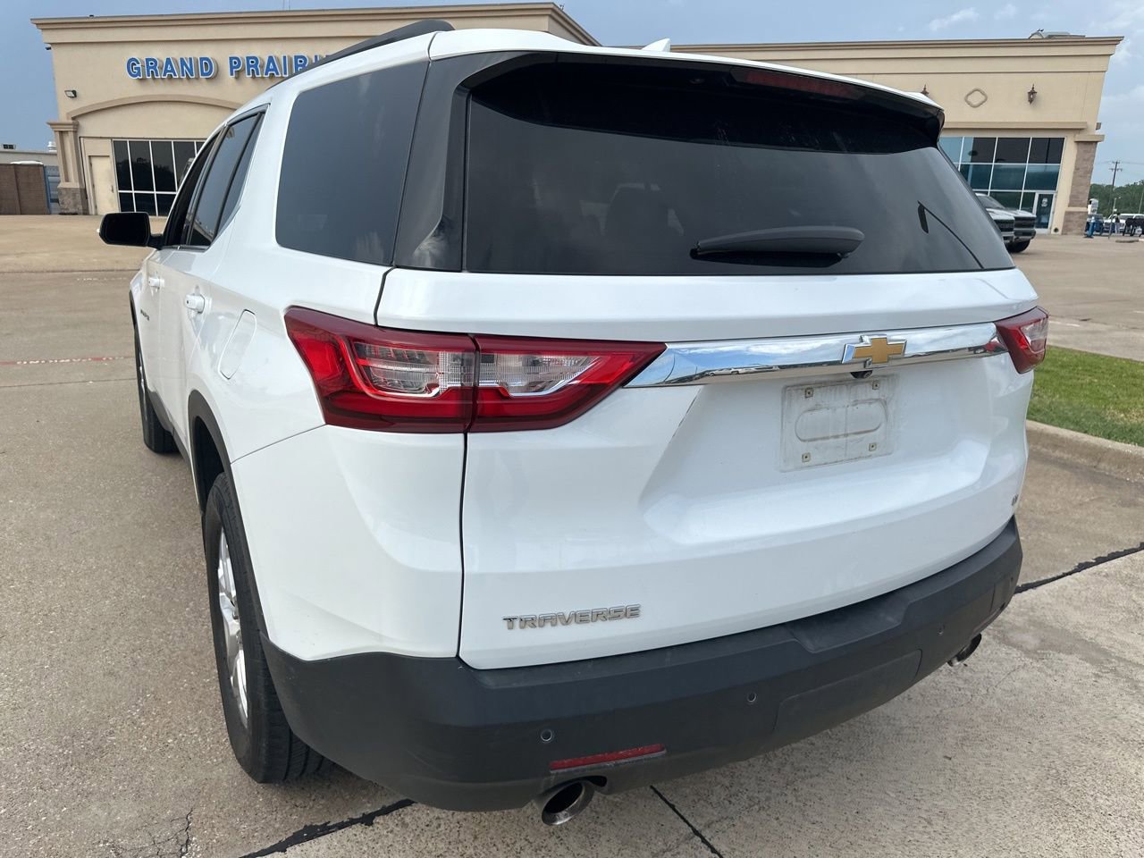 Used 2021 Chevrolet Traverse LT FWD image 9
