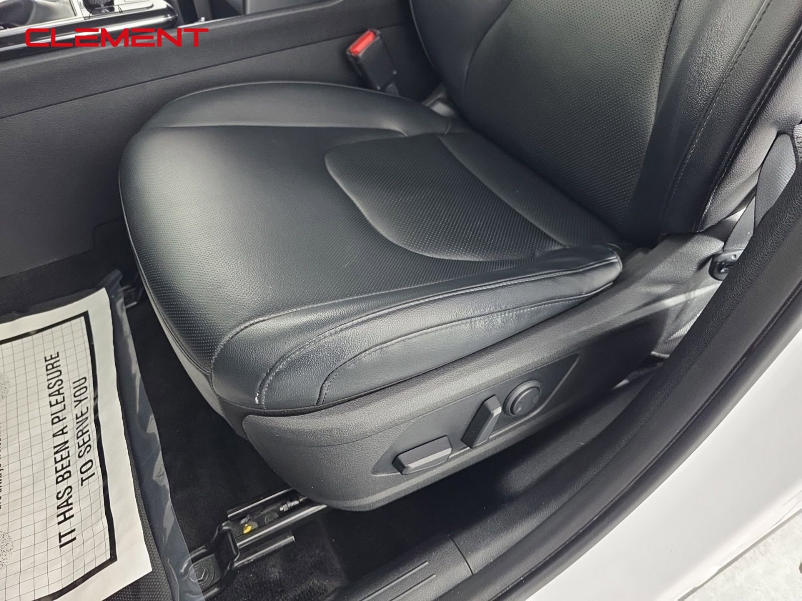 Used 2023 Kia Sportage EX image 24