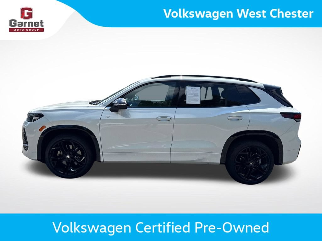 Certified 2025 Volkswagen Tiguan SE R-Line AWD/4WD image 2