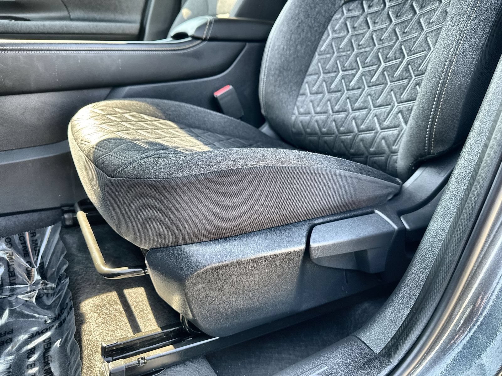 Certified 2025 Nissan Kicks SV AWD/4WD image 25