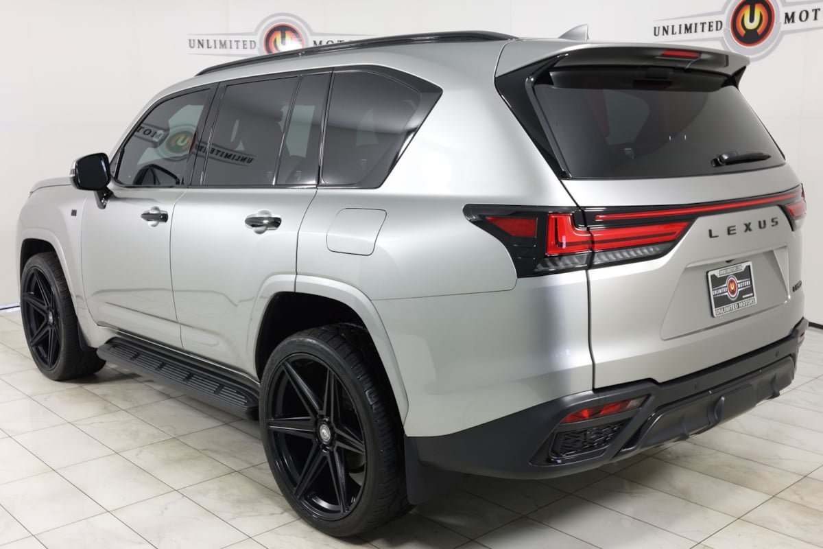 Used 2023 Lexus LX 600 F Sport w/ Accessory Package (Z1) AWD/4WD image 5