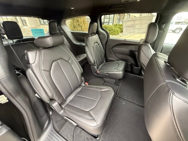 New 2026 Chrysler Pacifica Select w/ S Appearance Package AWD/4WD image 11