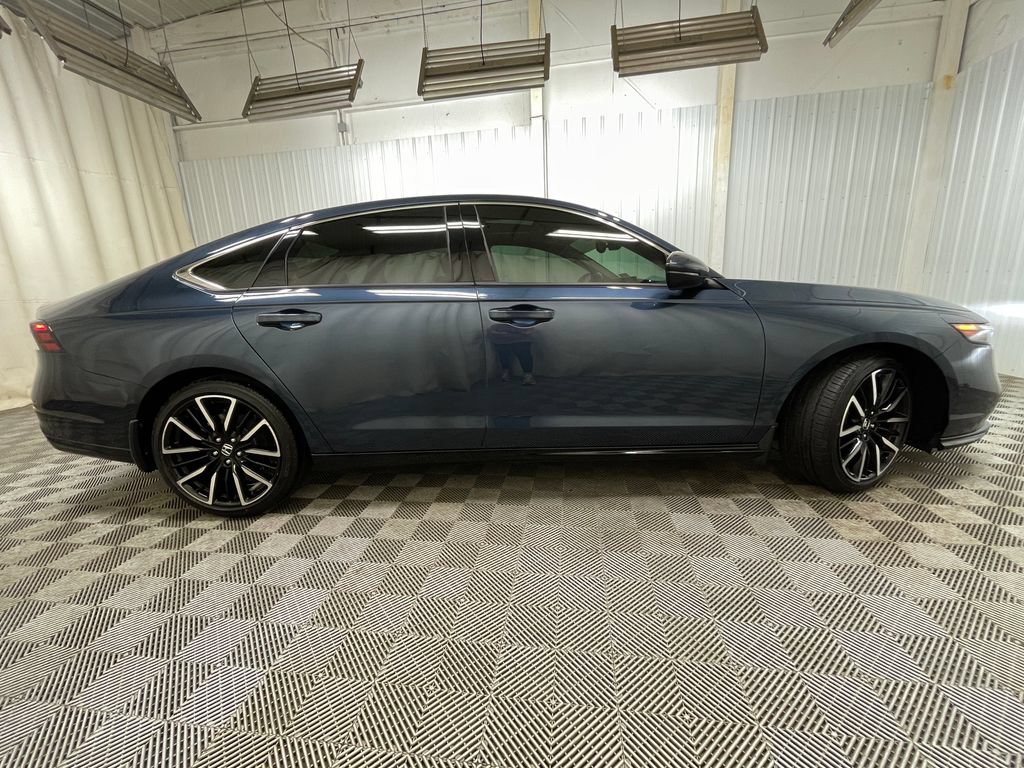 Used 2024 Honda Accord Touring image 8