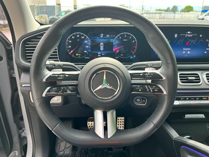 Used 2024 Mercedes-Benz GLS 580 4MATIC image 32