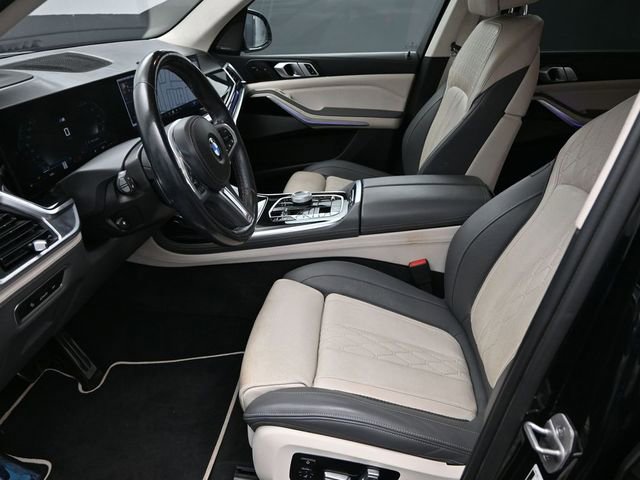 Used 2024 BMW X7 M60i w/ Executive Package image 17