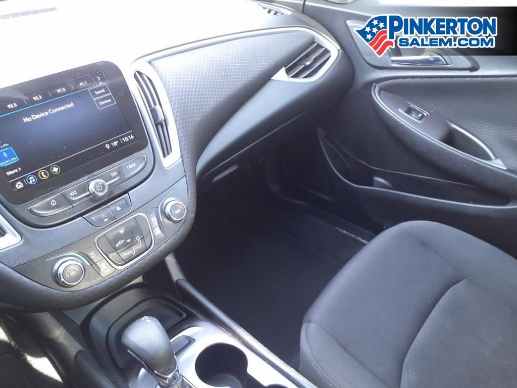 Used 2022 Chevrolet Malibu LS image 28