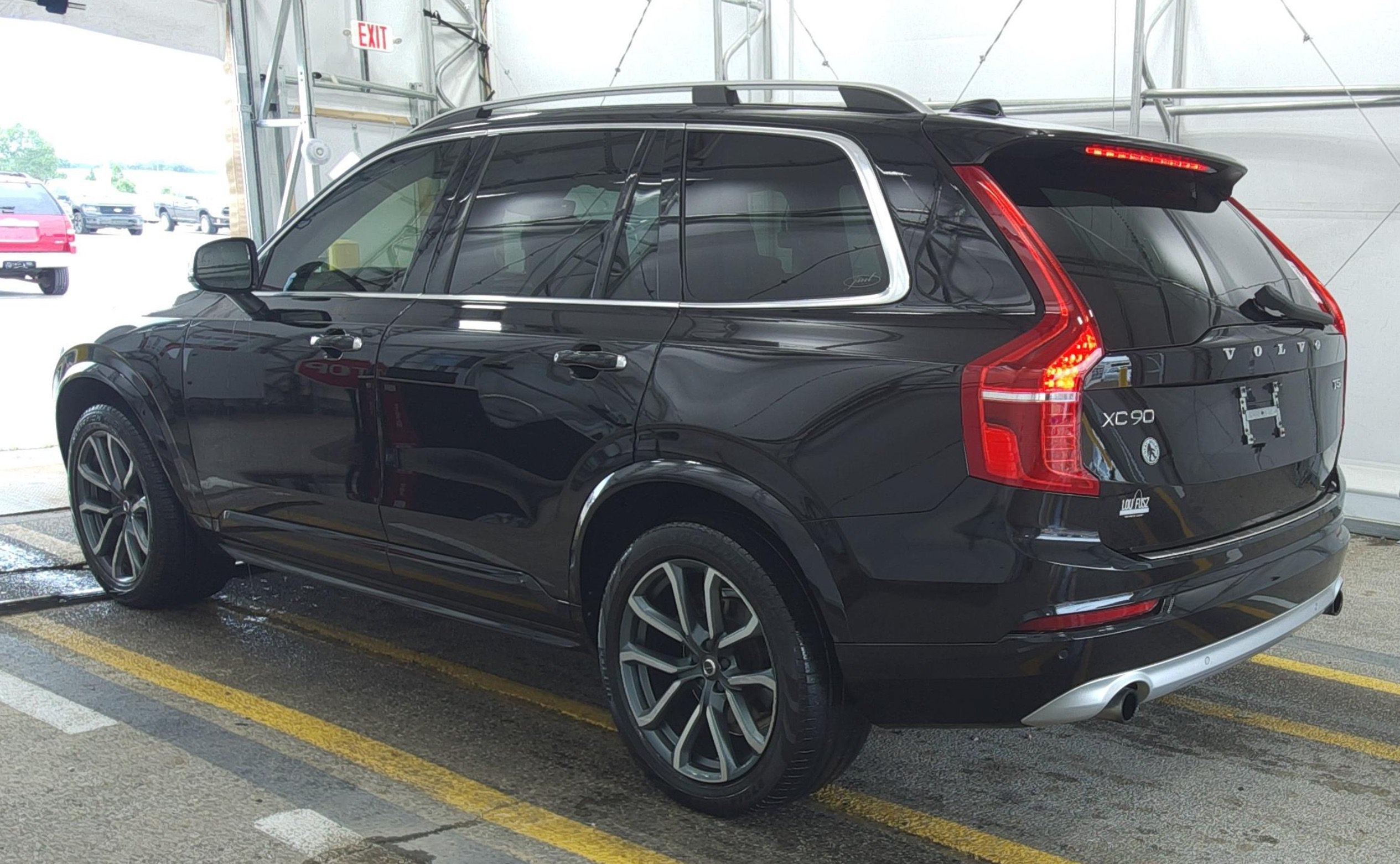 Used 2019 Volvo XC90 T5 Momentum w/ Multimedia Package AWD/4WD image 4