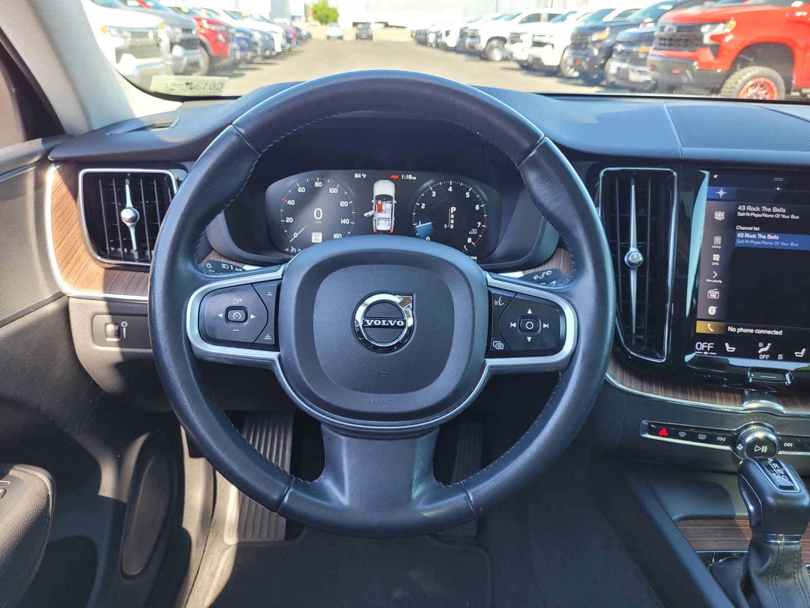 Used 2021 Volvo XC60 T5 Momentum image 16