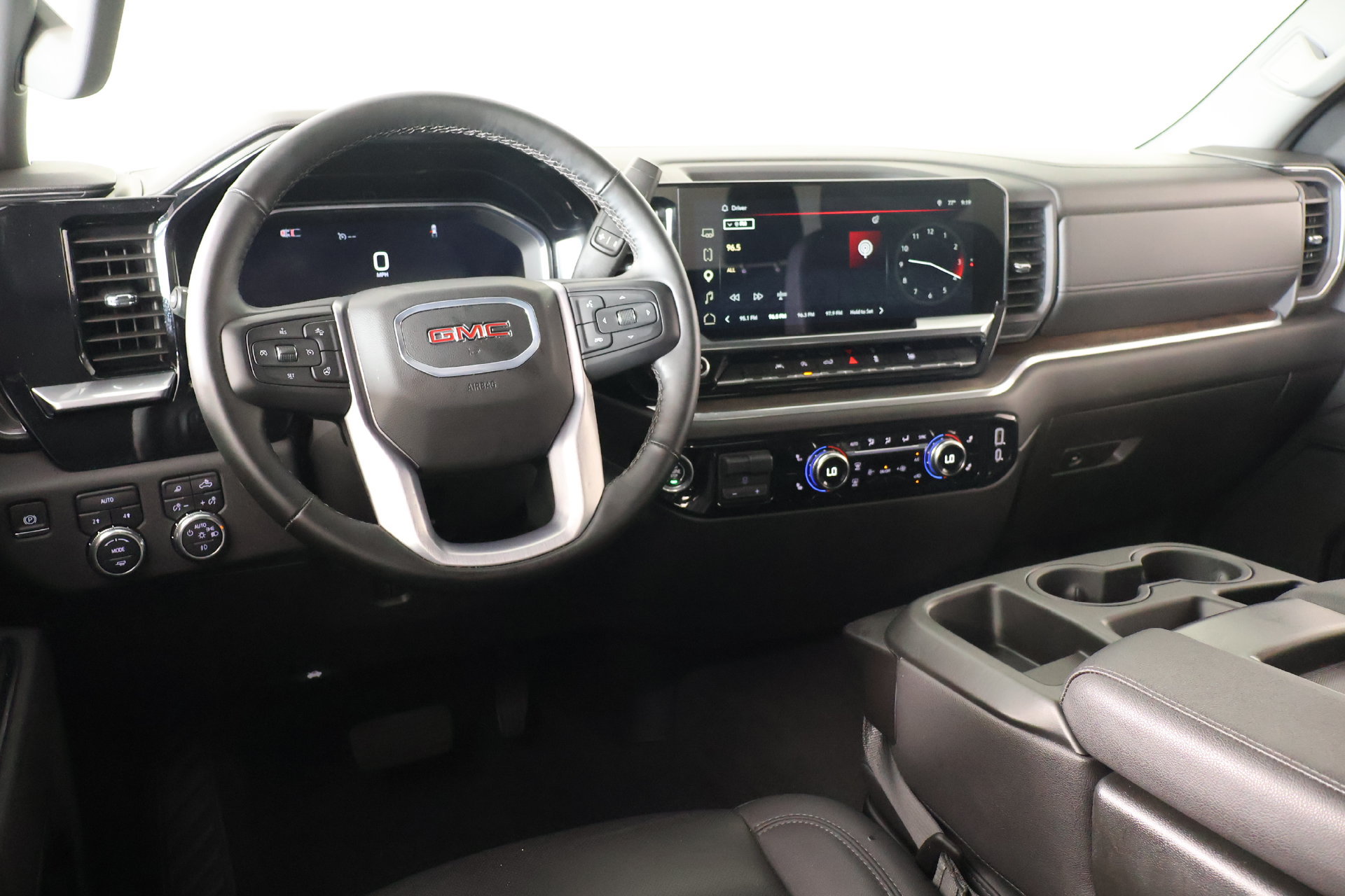 Used 2025 GMC Sierra 1500 SLT AWD/4WD image 2