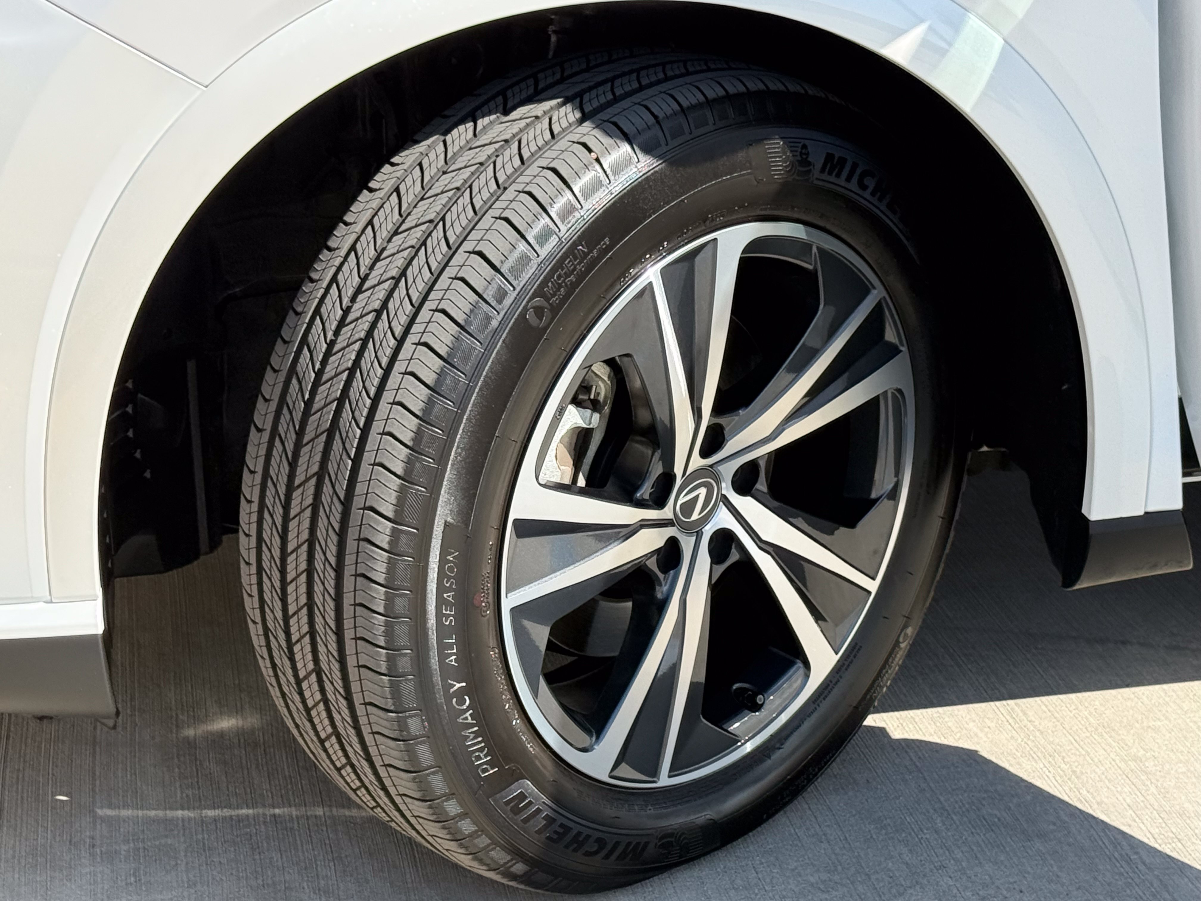 Certified 2025 Lexus RX 350 FWD w/ Technology Package image 16