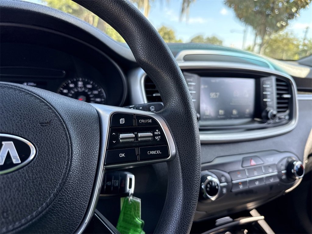 Used 2020 Kia Sorento LX image 15