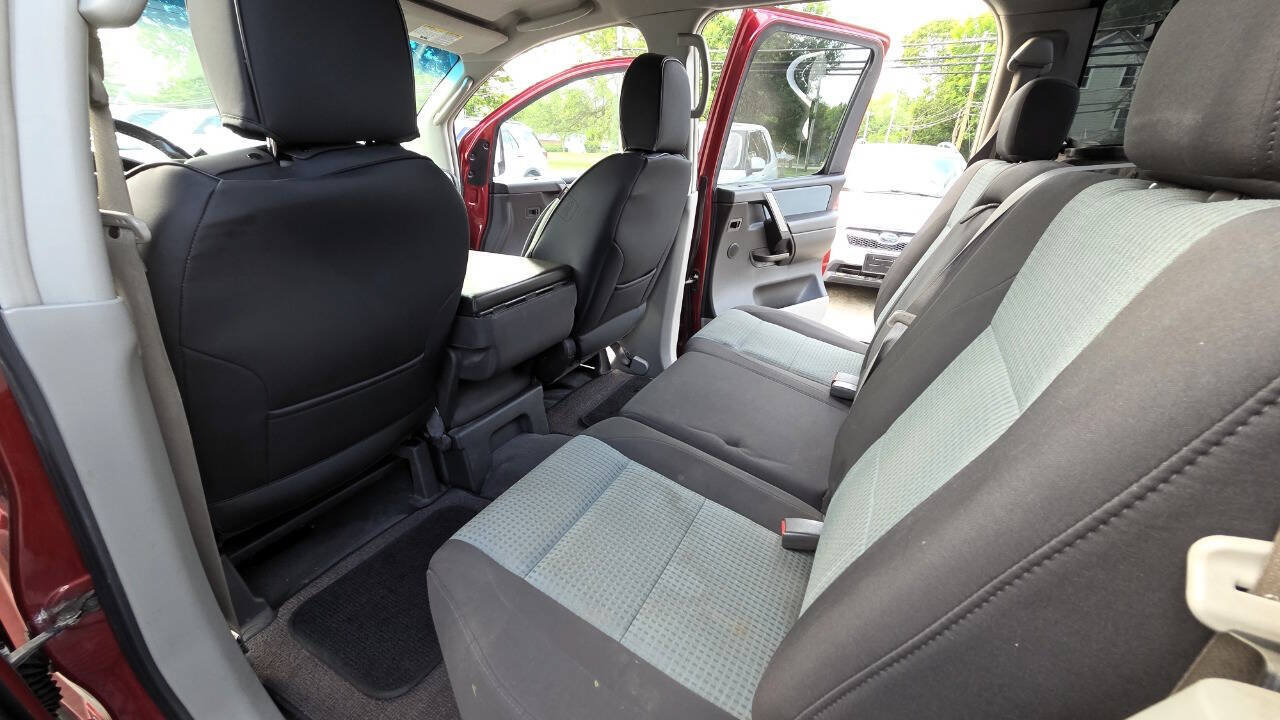 Used 2004 Nissan Titan SE w/ (Bed) Utility Bed Pkg AWD/4WD image 37