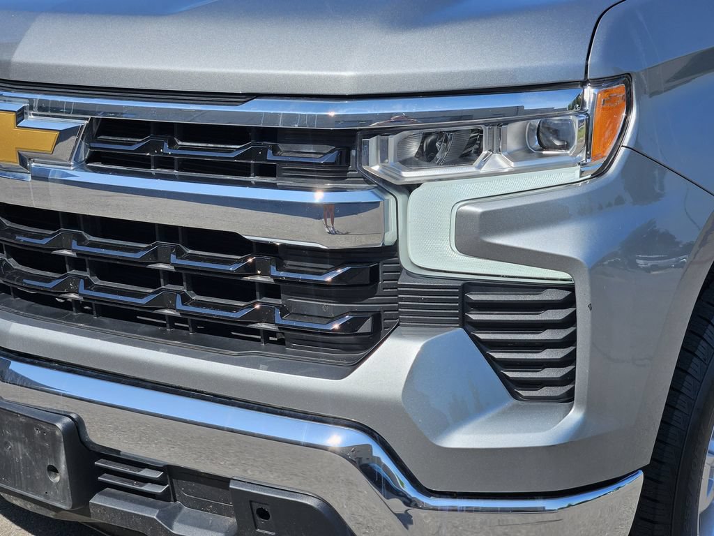 Used 2025 Chevrolet Silverado 1500 LT RWD image 5