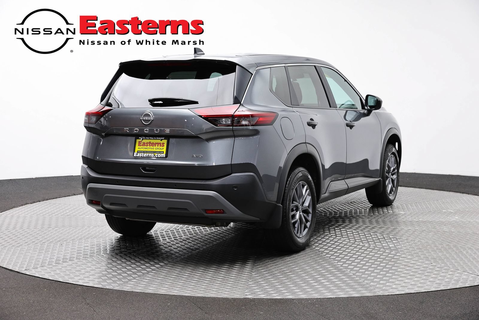 Used 2023 Nissan Rogue S AWD/4WD image 5