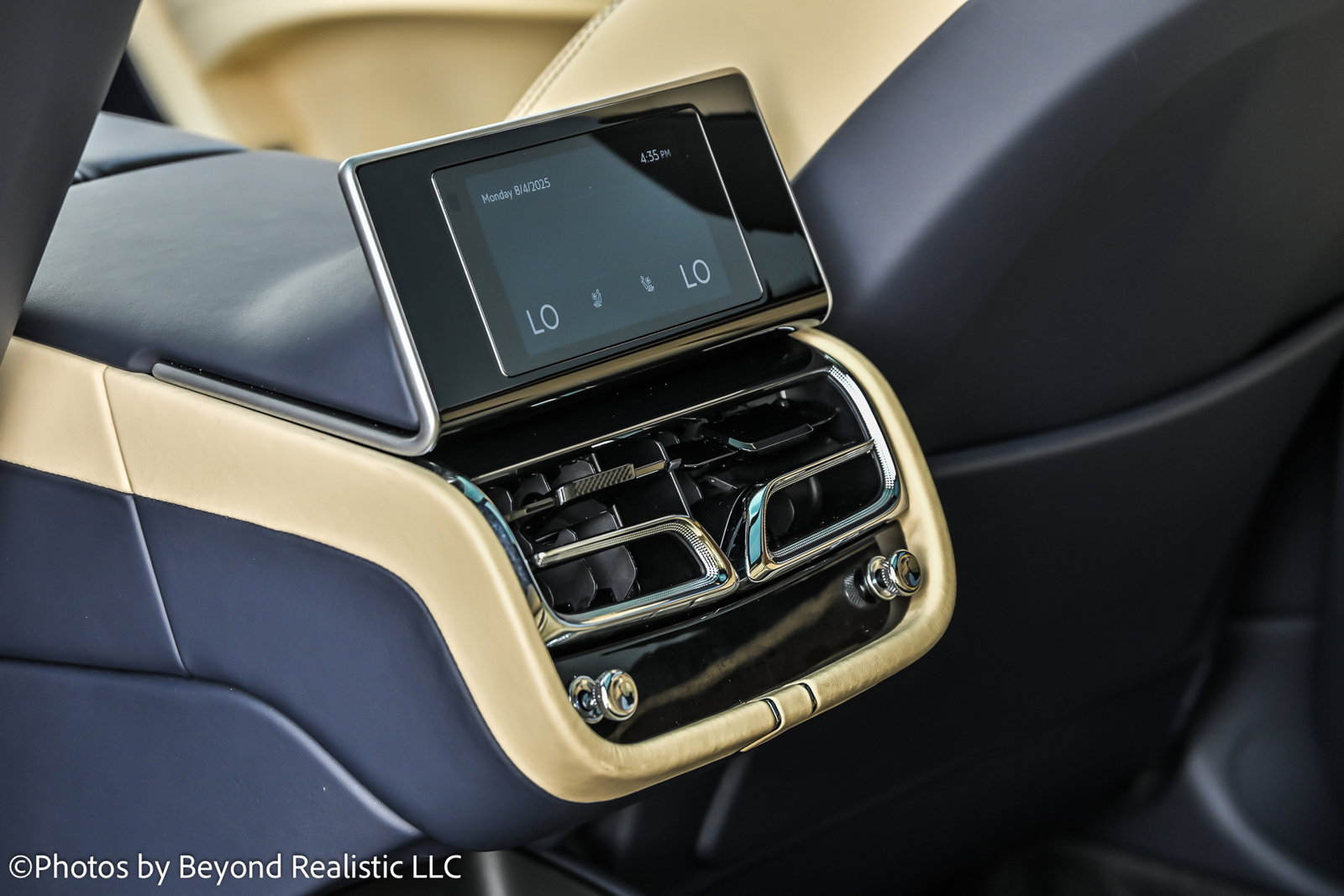 Certified 2023 Bentley Bentayga Extended Wheelbase image 31