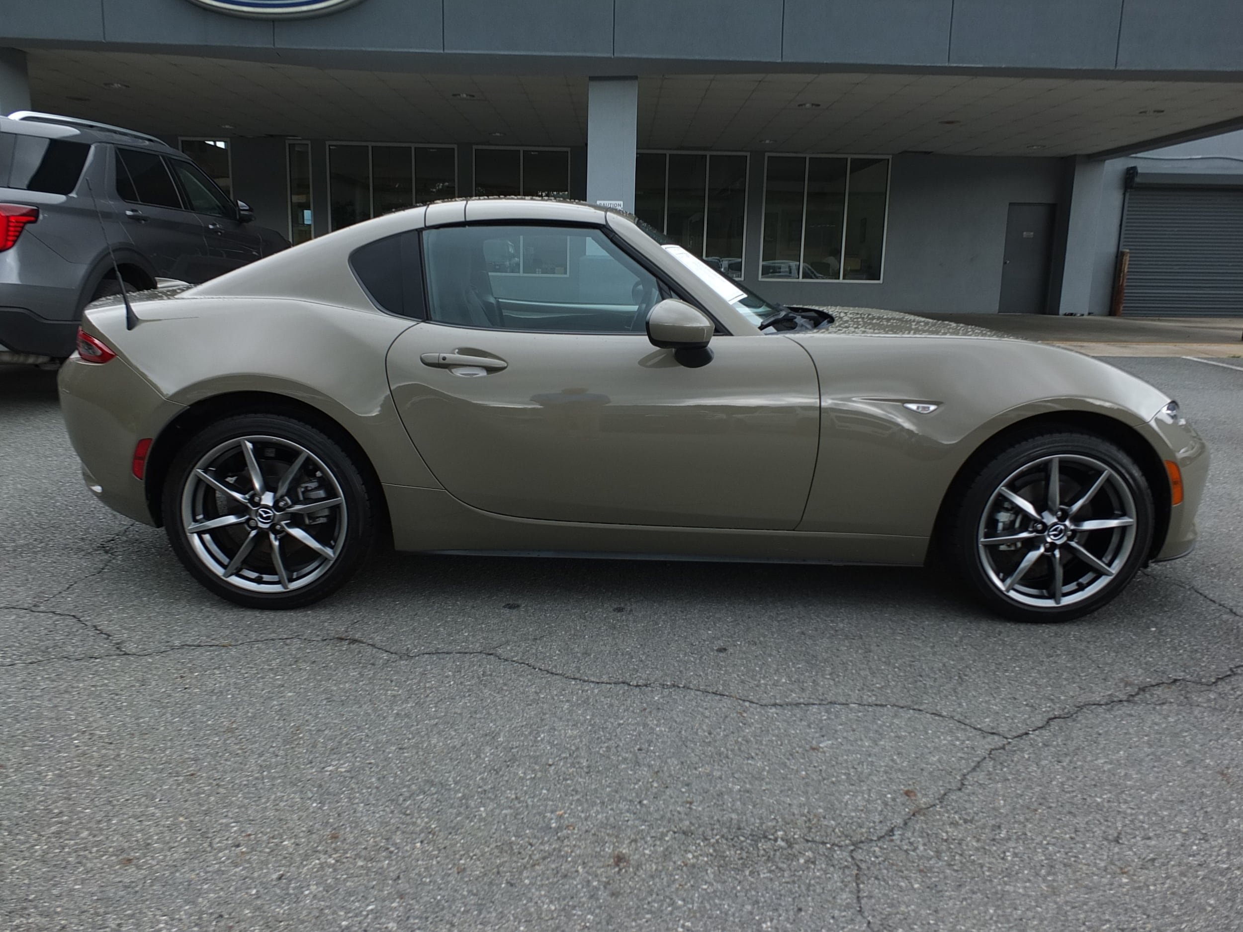 Used 2023 MAZDA MX-5 Miata Grand Touring w/ Weather Package RWD image 2