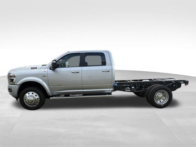 New 2026 RAM 5500 4x4 Crew Cab w/ Laramie Trim Package image 14