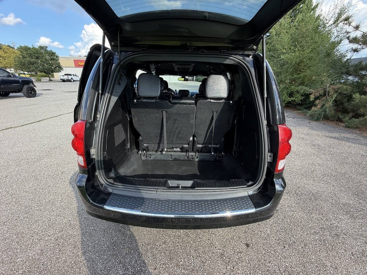 Used 2018 Dodge Grand Caravan GT FWD image 11