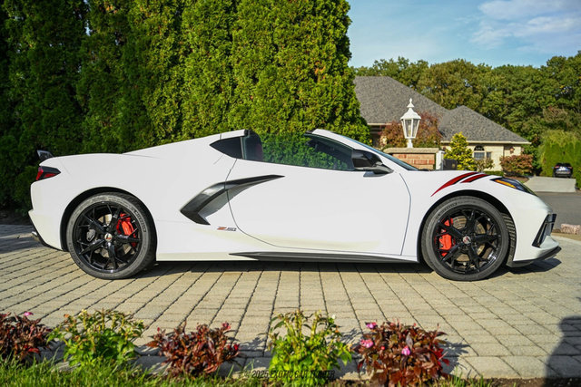 Used 2020 Chevrolet Corvette Stingray Premium Cpe w/ 3LT Preferred Equipment Group image 9