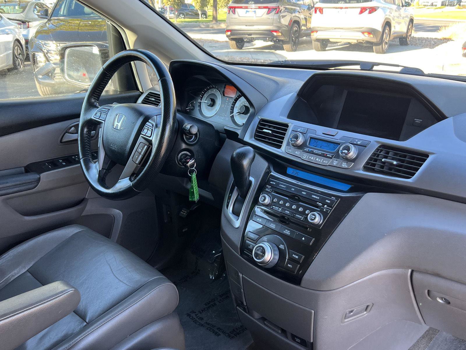 Used 2013 Honda Odyssey Touring image 3