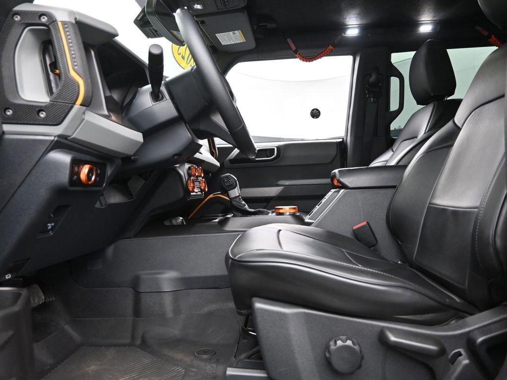 Used 2023 Ford Bronco Badlands image 12
