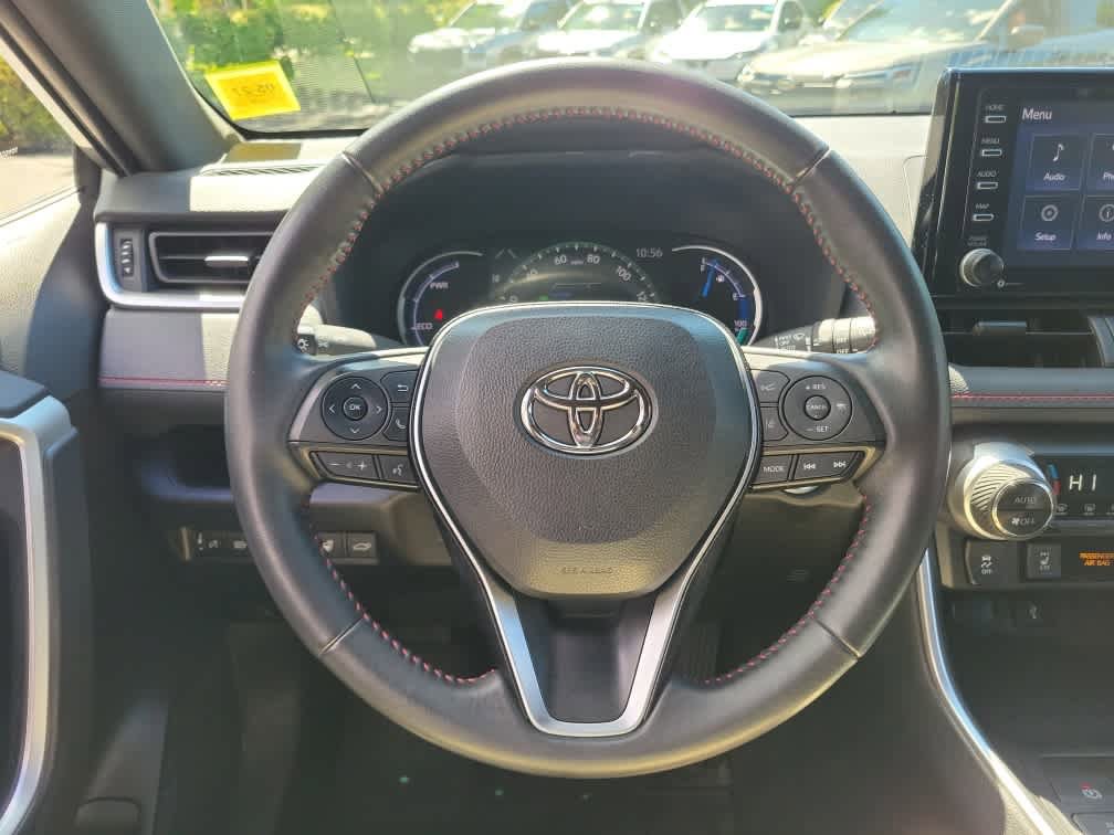 Used 2021 Toyota RAV4 SE w/ Weather & Moonroof Package AWD/4WD image 11
