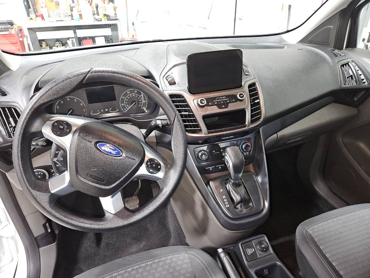 Used 2022 Ford Transit Connect XLT image 20